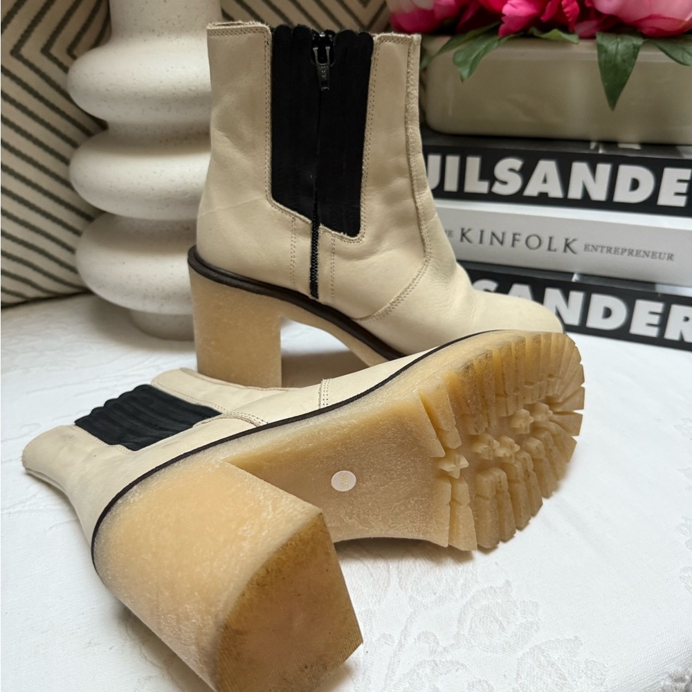 Free People Cream and Black Heeled Chelsea Boots - Picture 10 of 11